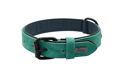 Grönt lyxigt sammets hundhalsband, 35-37 cm längd och 1,7 cm bredd, med svart metallspänne och D-ring för en stilren look.