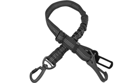 Reflekterande svart säkerhetsbälteskoppel för hund, 55–65 cm långt, justerbar rem, med högt synligt reflekterande material.