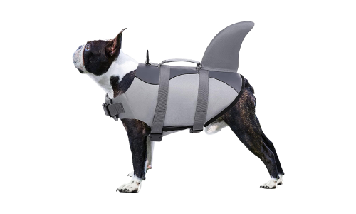 Haj-inspirerad hundflytväst med säkra remmar, för säkerhet och flytförmåga. Passar olika typer av hundar.