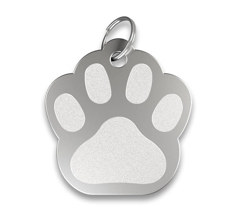Graverad ID-Bricka Tass Silverfärgad tassformad namnbricka för hund med slät finish, silverring och möjlighet till gravyr av hundens namn.